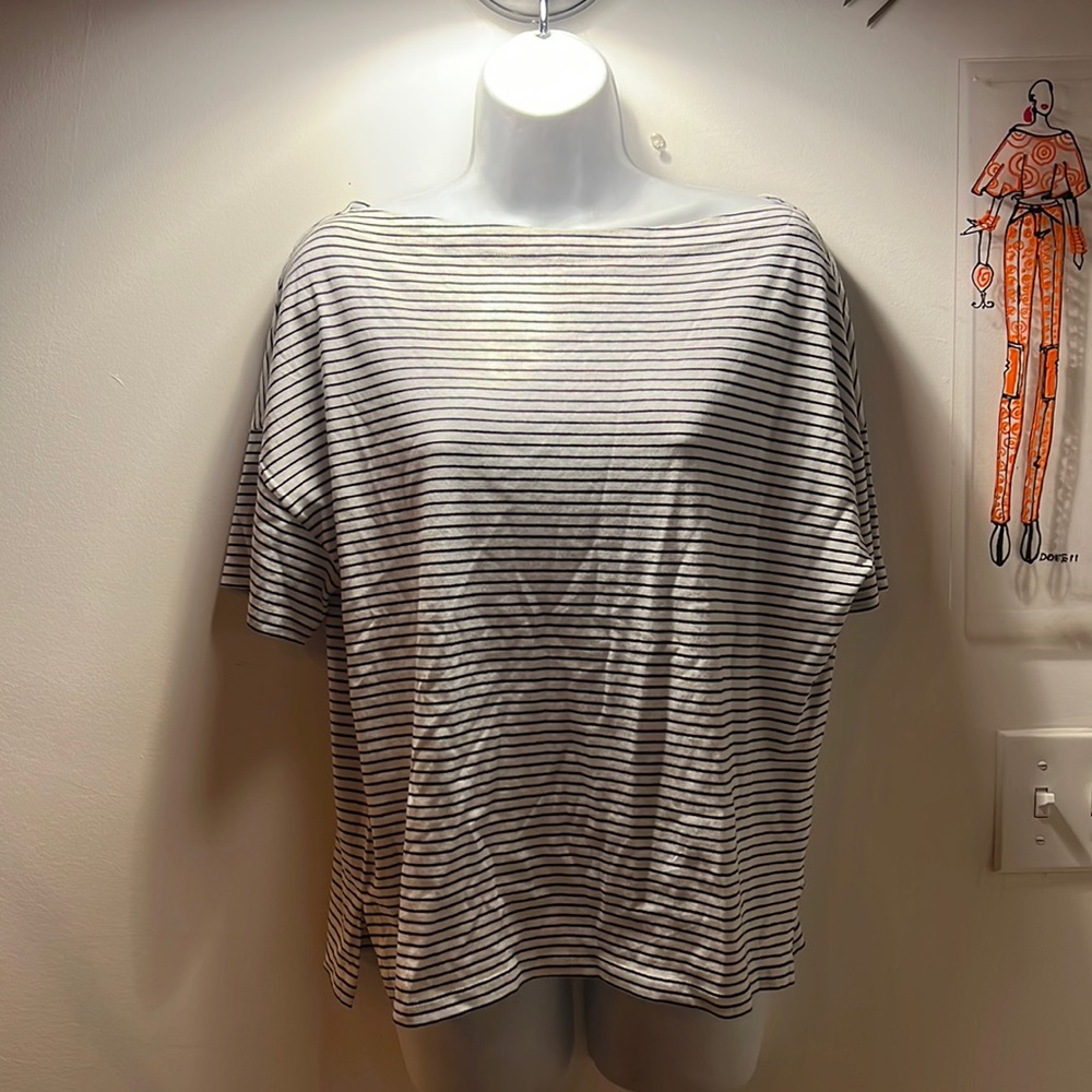 VINCE white w/ black stripes boatneck short sleeved shirt. Womens size M. *NEW*